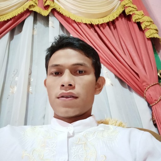 Dion - Owner Toko Putri
